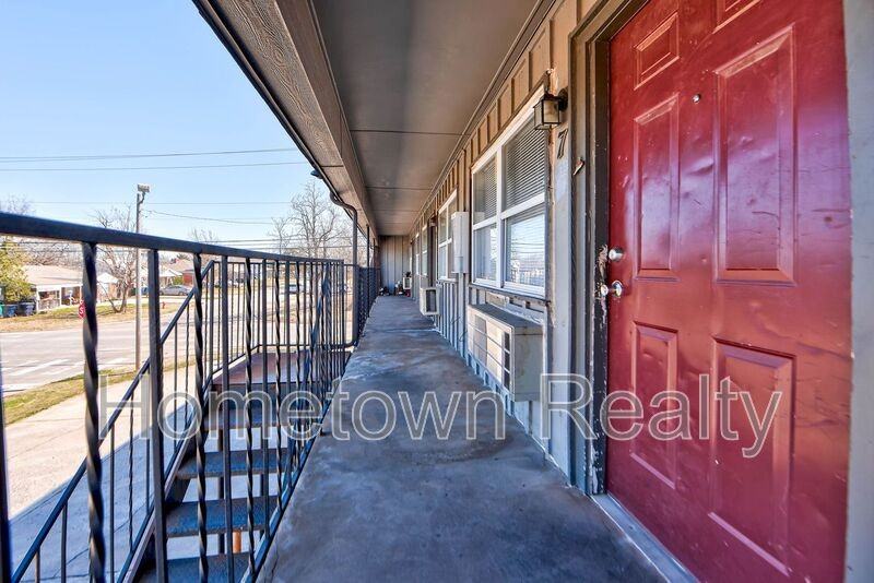 2502 Nw 35th St - Photo 6 of 28