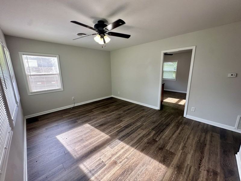 1719 Keith Dr Ne - Photo 2 of 9