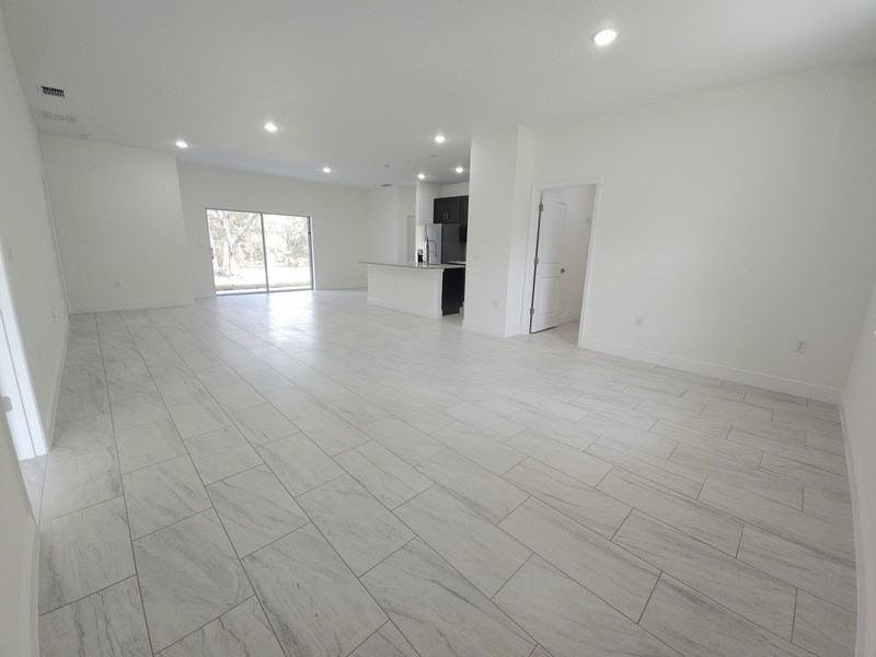 1681 W Swanson Dr - Photo 2 of 19