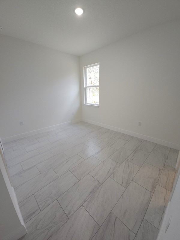 1681 W Swanson Dr - Photo 5 of 19