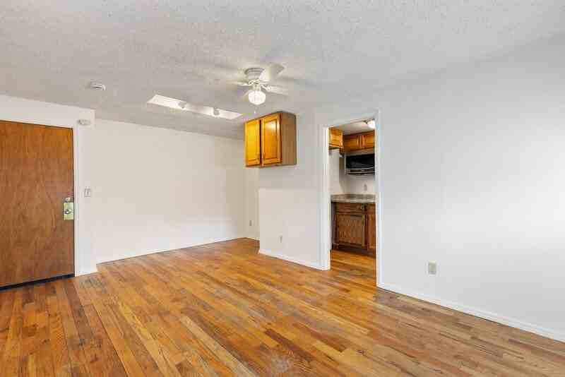 2529 W Vermijo Ave #B - Photo 6 of 11