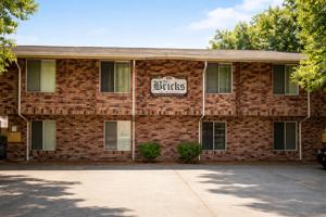 featured image of 831 W 5th St