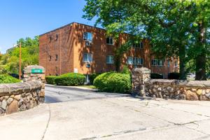 featured image of 12530 Lake Ave