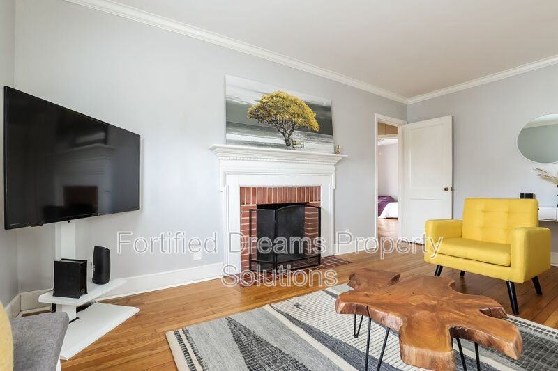 3021 Sourwood Rd - Photo 5 of 15