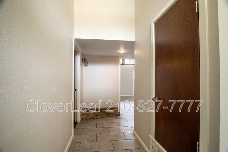 2622 Hopeton Dr - Photo 5 of 36