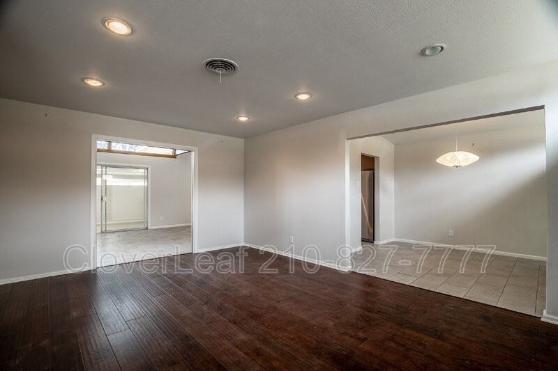 2622 Hopeton Dr - Photo 6 of 36