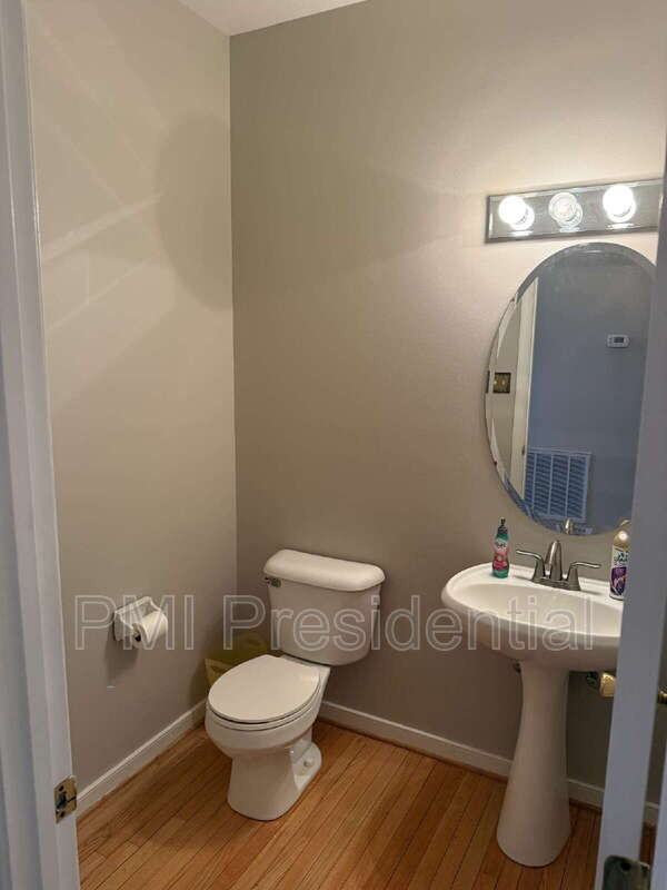 8008 Moss Gate Ct - Photo 5 of 22