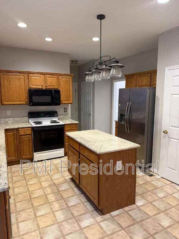 8008 Moss Gate Ct - Photo 7 of 22