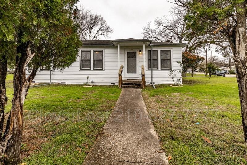 295 N Peach Ave - Photo 2 of 28