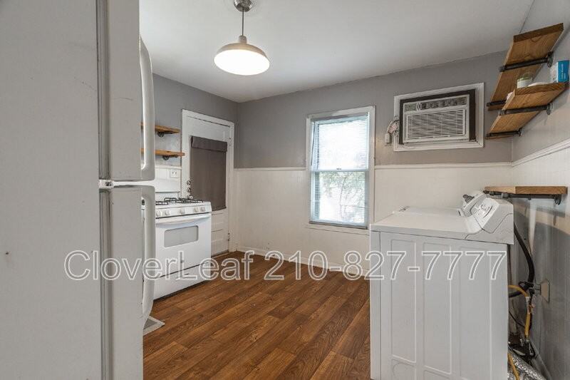 295 N Peach Ave - Photo 6 of 28