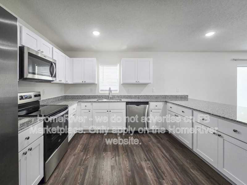 2210 Nw 23rd Rd - Photo 5 of 20