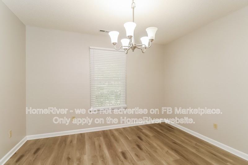 1670 Crowndale Dr - Photo 4 of 21