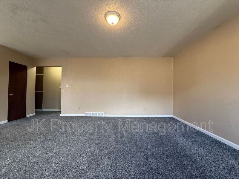 3108 9th Ave N #1FRNT - Photo 7 of 41