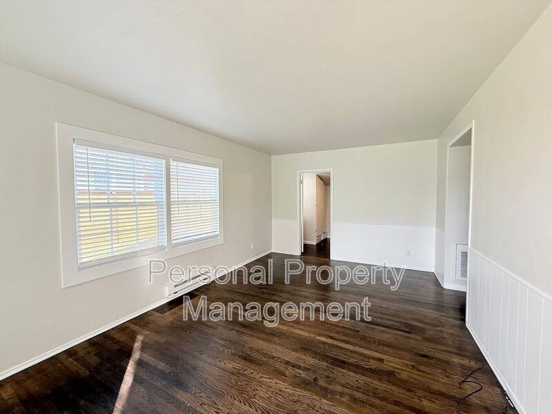 1103 W St - Photo 2 of 23