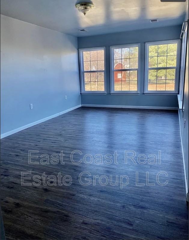 27 Dunlap Dr - Photo 2 of 7