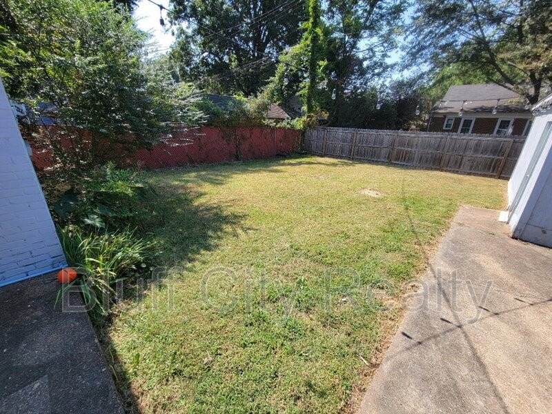 925 N Trezevant St - Photo 4 of 19