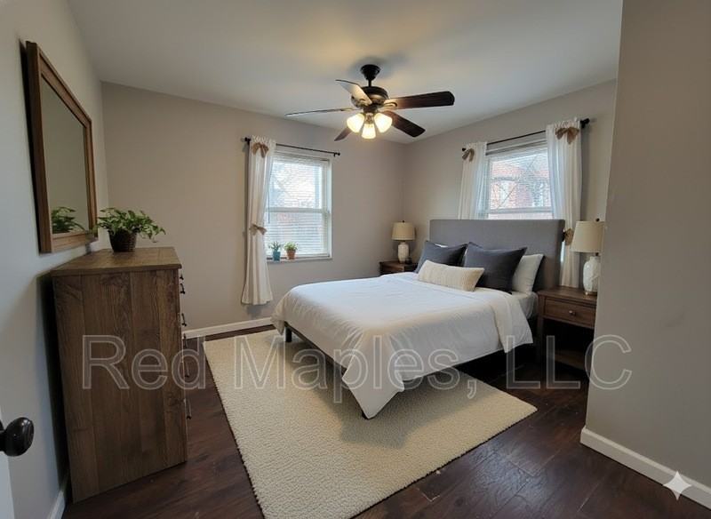 325 Iron St - Photo 5 of 10