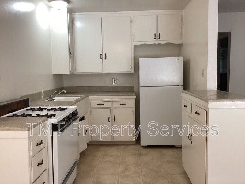 2743 2nd Ave #7 - Photo 3 of 12