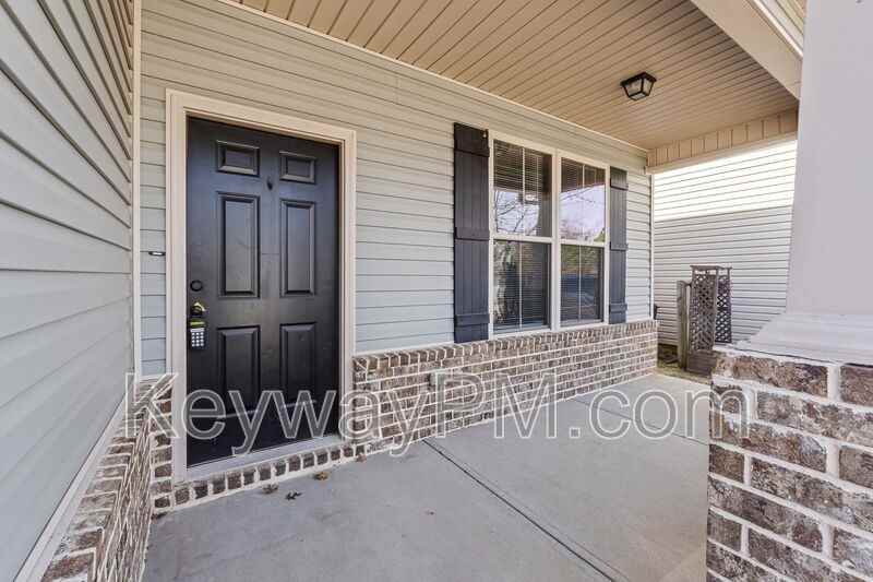 830 Erika Ln - Photo 3 of 34