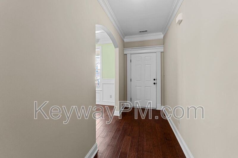 830 Erika Ln - Photo 4 of 34