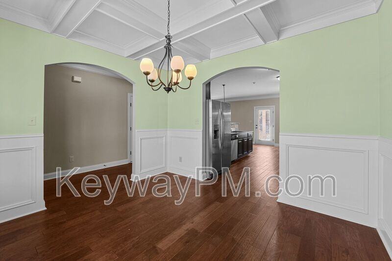 830 Erika Ln - Photo 5 of 34