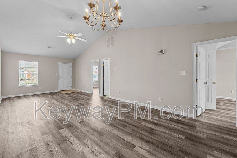 669 Brook Trl - Photo 5 of 19