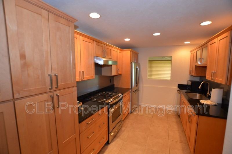 58 Neptune Ave - Photo 5 of 18