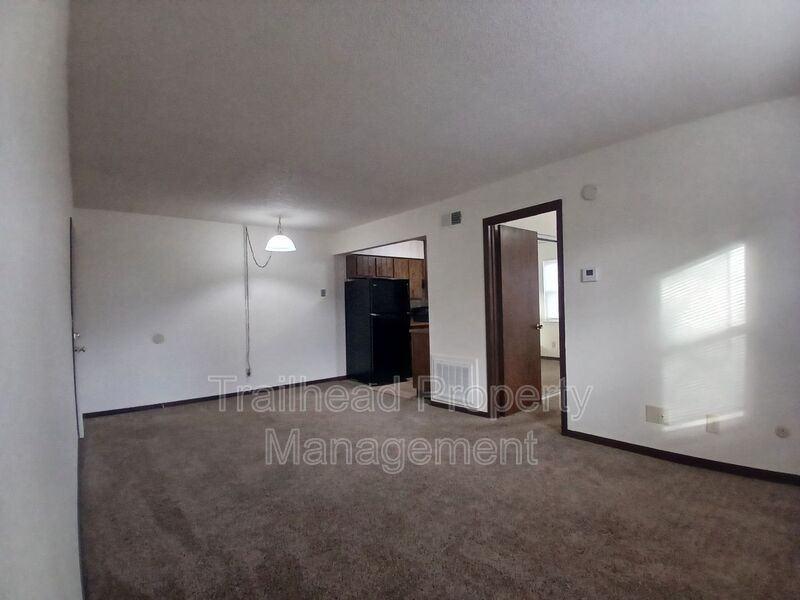 1301 E Frederick St #D - Photo 4 of 16