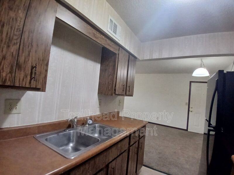 1301 E Frederick St #D - Photo 7 of 16