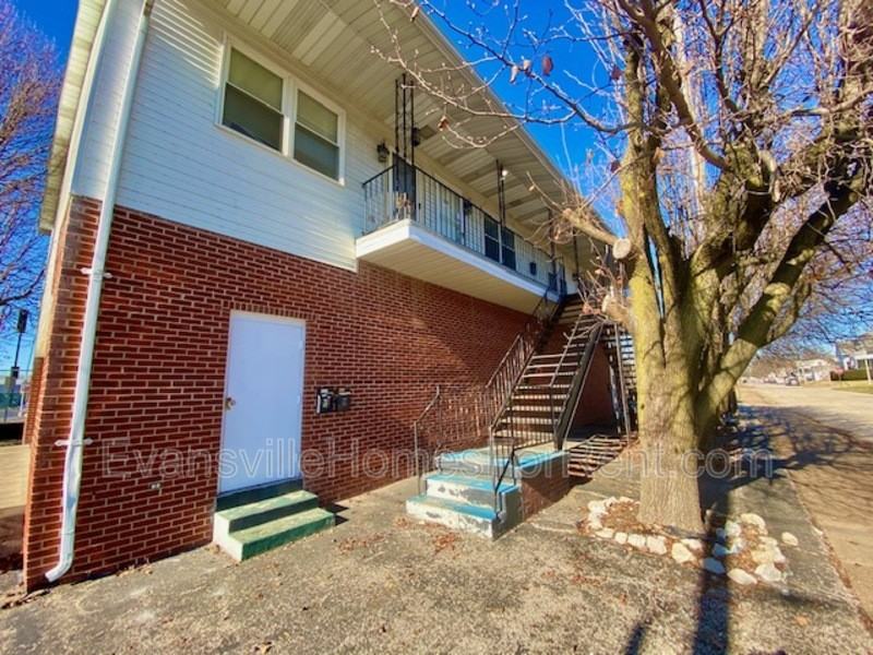 204 N Lafayette Ave - Photo 5 of 6