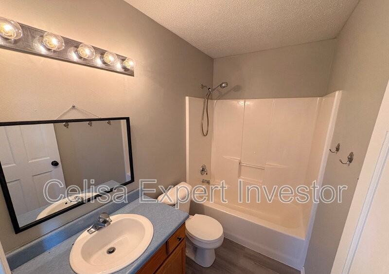 3236 Bluefield Pl - Photo 5 of 10