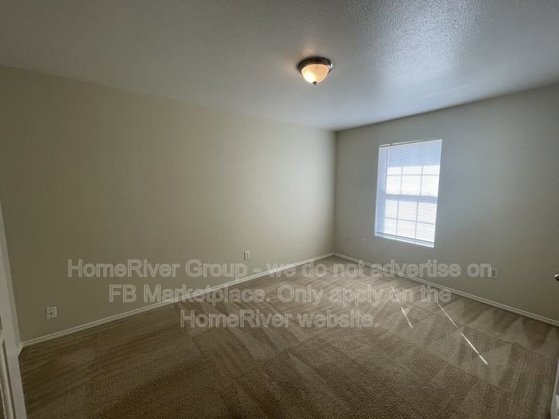 16402 Royal Horse - Photo 3 of 20