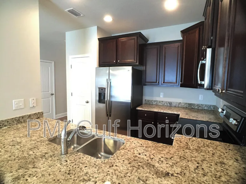 8740 Brown Pelican Cir - Photo 2 of 8