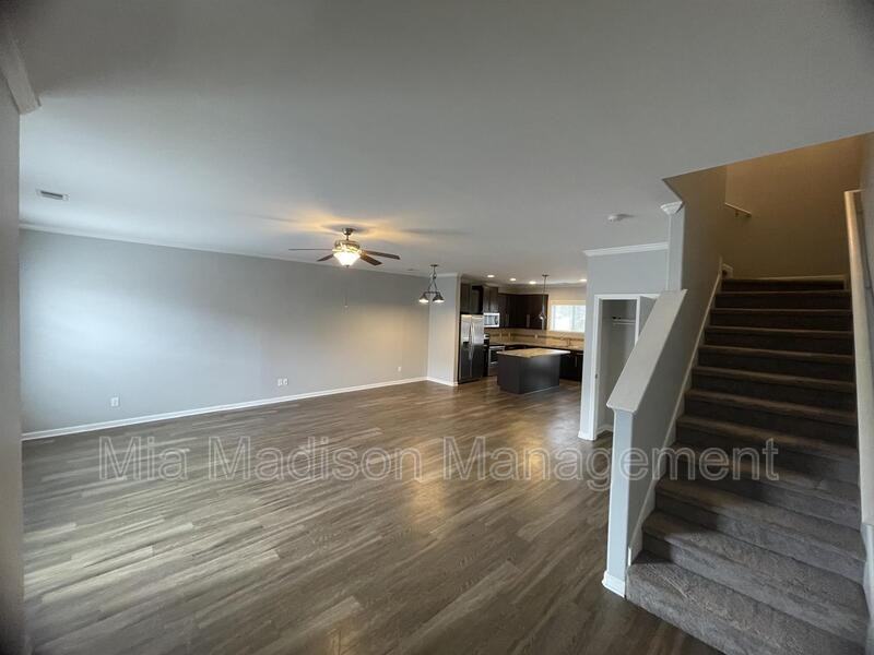 115 Reese Way - Photo 2 of 21