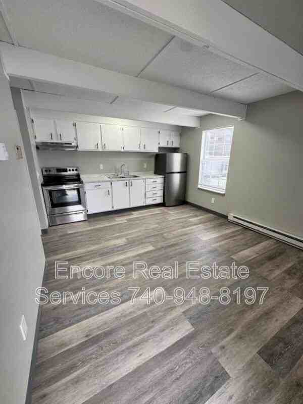 559 Brookside Ct - Photo 2 of 8