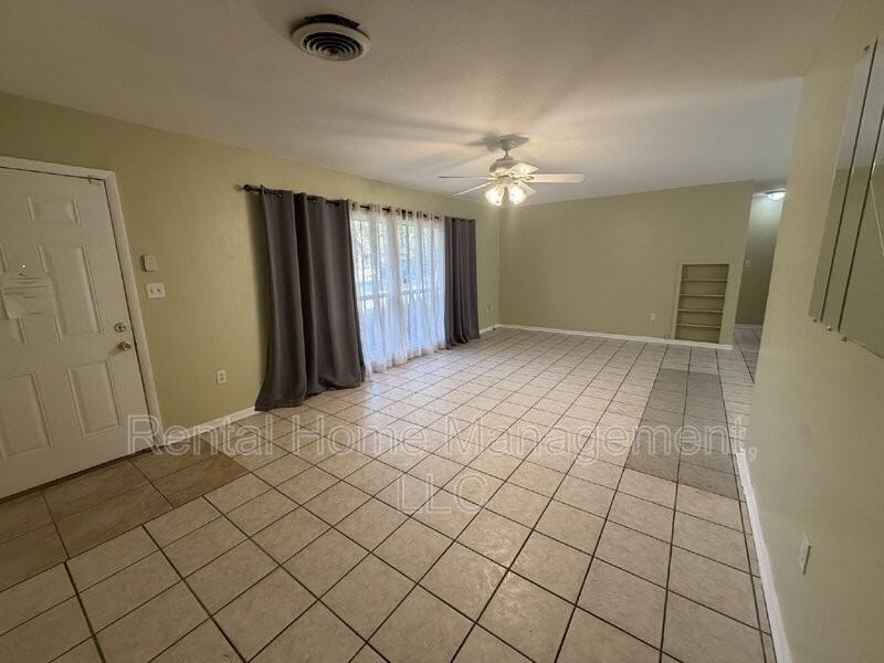 811 Tangerine St - Photo 3 of 13