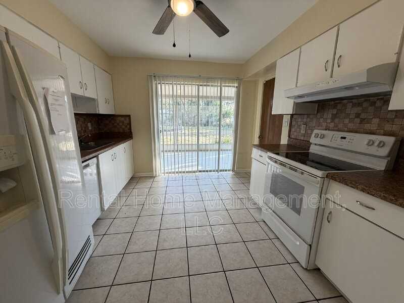 811 Tangerine St - Photo 4 of 13