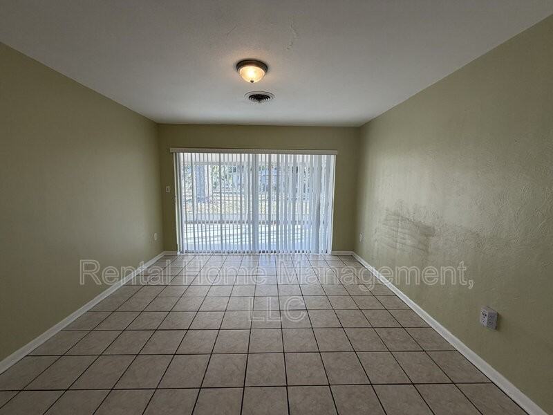 811 Tangerine St - Photo 6 of 13