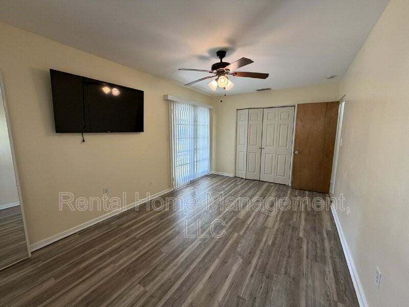 811 Tangerine St - Photo 7 of 13