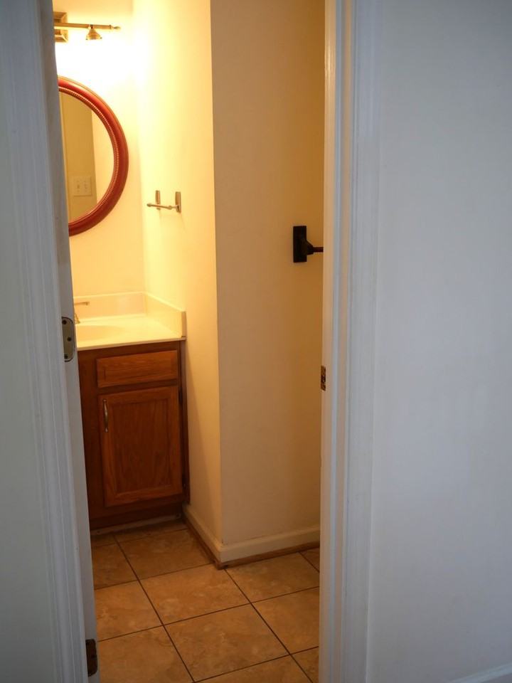 113 Amelia Ct - Photo 2 of 27