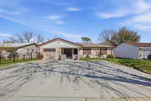 featured image of 242 W Cober Dr