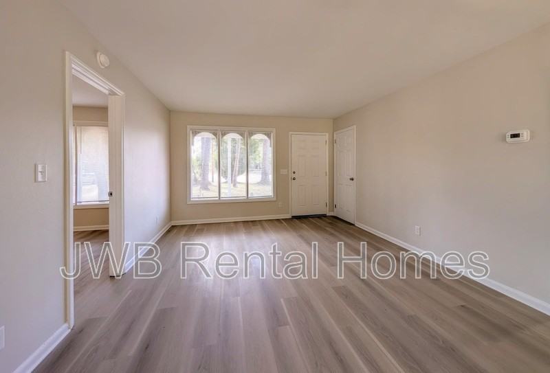 4721 Rochdale Rd - Photo 6 of 16