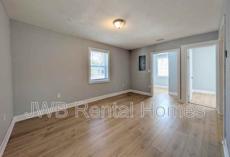 2002 W 15th St - Photo 4 of 14