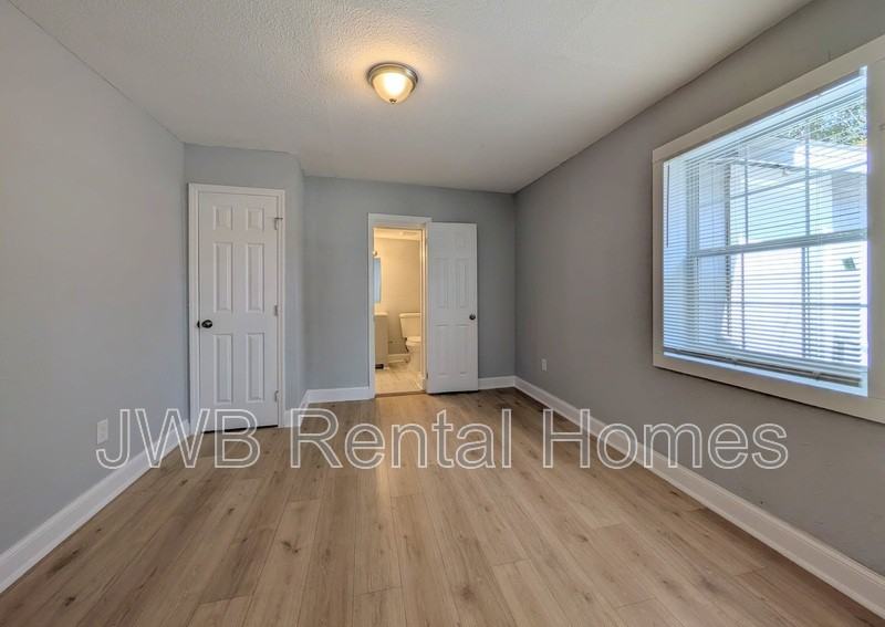 2002 W 15th St - Photo 5 of 14