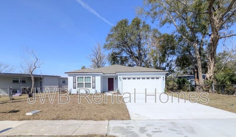 2911 W 45th St - Photo 2 of 18