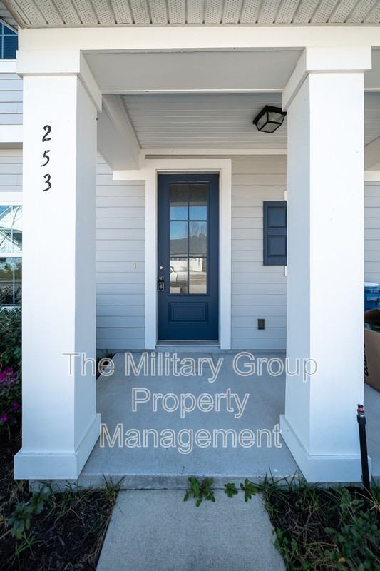 253 Clarys Run - Photo 2 of 50