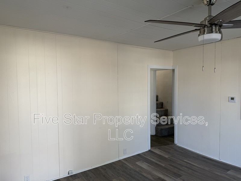 930 N 11th St - Photo 3 of 11