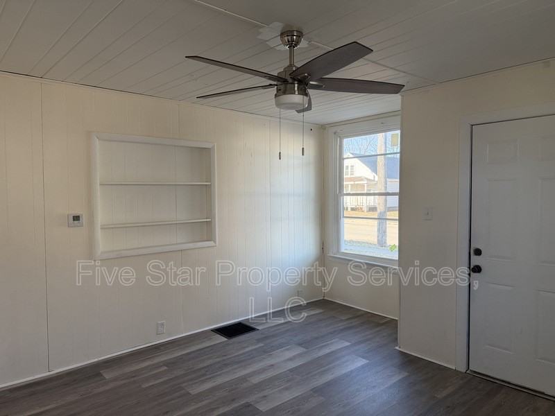 930 N 11th St - Photo 5 of 11