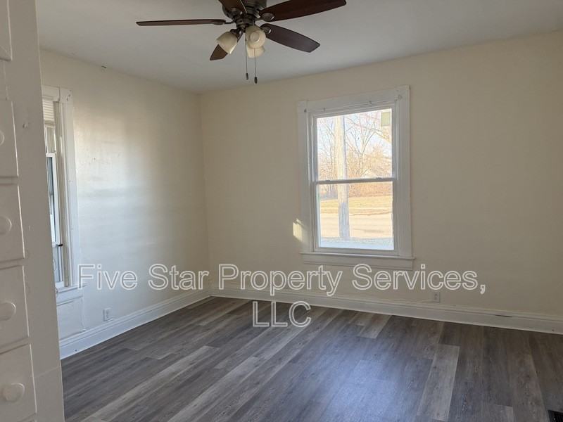 930 N 11th St - Photo 7 of 11