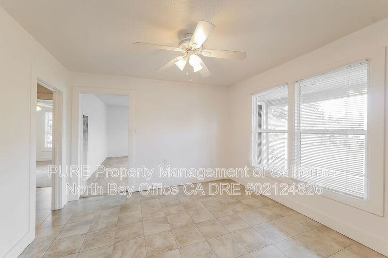 700 Oak St - Photo 7 of 23